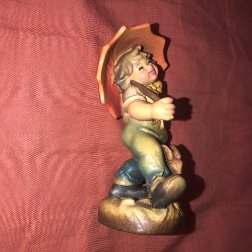Estatuilla tallada en madera ANRI de colección niño acariciando perro Dobin - Imagen 2 de 8
