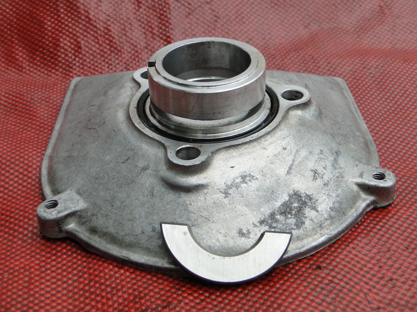 Maserati Biturbo 2.5 V6 Right Camshaft Housing End Cover GENUINE 311102030