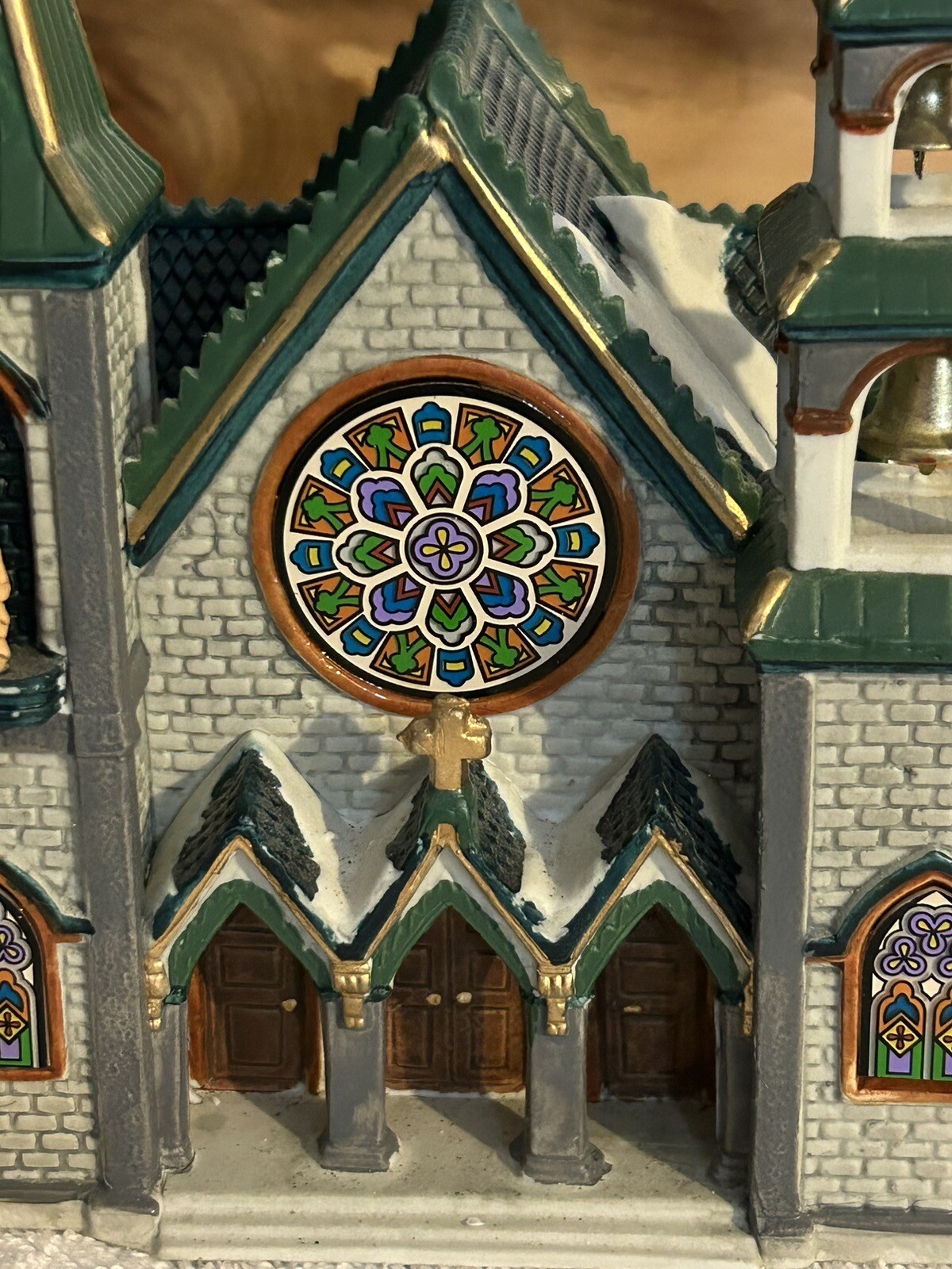 VTG 1999 LEMAX CADDINGTON VILLAGE PORCELAIN LIGHTED HOUSE ST. LUCY’S