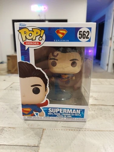 Funko Pop! Heros Superman #562 Superman (Flying) Figure