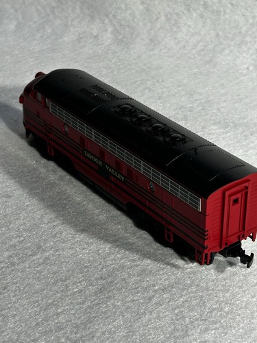 Nice Stewart F-3/A Phase IV Lehigh Valley RR Loco HO - Picture 2 of 8