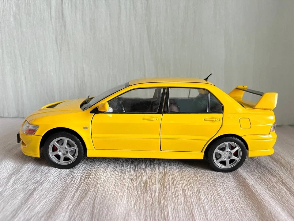 S Diecasts 1:18 Mitsubishi Lancer Evolution VIII (Evo 8) Yellow - no Autoart - Immagine 4 di 4