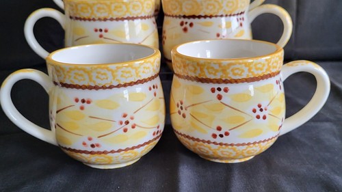 Temptations by Tara Old World Yellow 12 ounce coffee mug - 第 4/14 張圖片