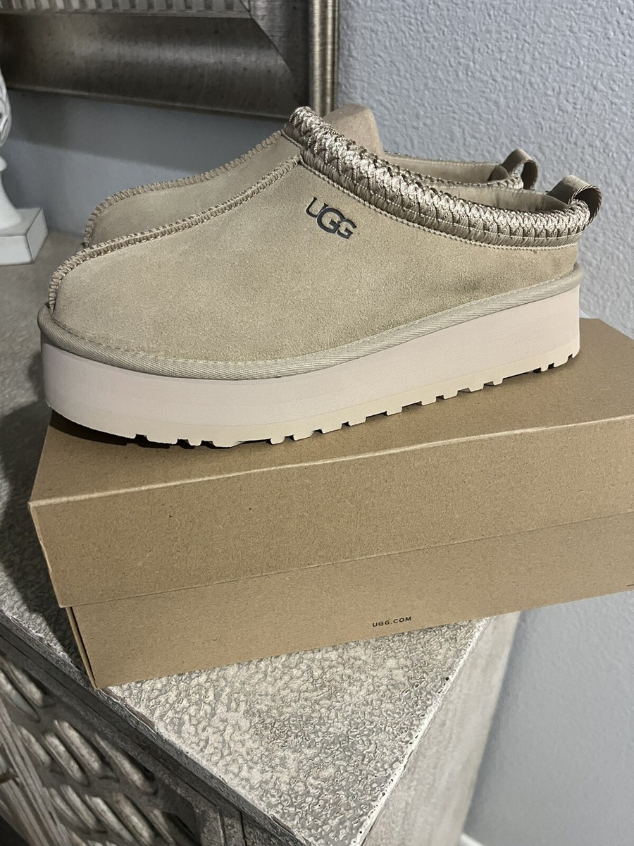 Size 9 Women's UGG Tazz - Mustard Seed - Platform Slipper