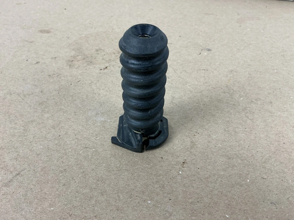 2014–2017 Mercedes-Benz E550 Spare Wheel Carrier Bolt A1698980065 OEM - Image 3 of 4