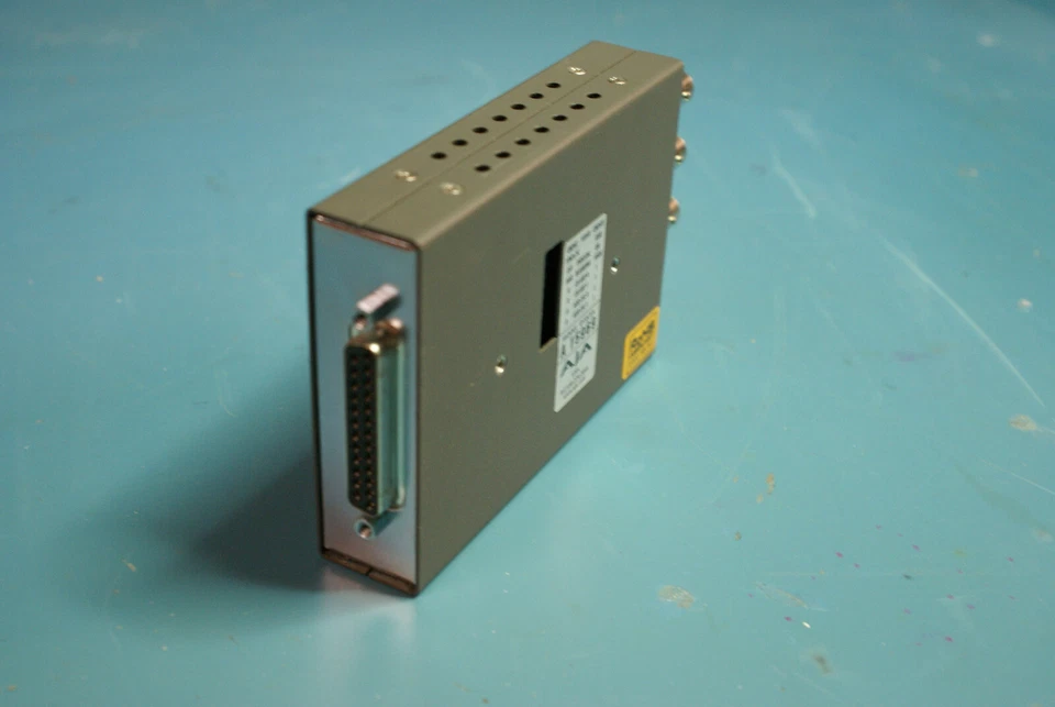 Convertidor de audio equilibrado de 4 canales AJA D10CEA SDI a video compuesto/compuesto Foto 4 de 4