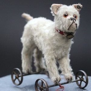 Antique-White-STEIFF-Dog-on-Iron-Wheels-1910s-w-Button-LONG-F-Steiff-Hund