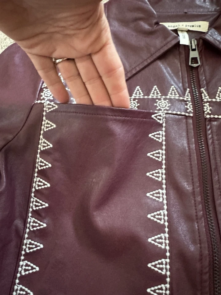 Lady size small angel Plus premium brand leather jacket burgundy - Image 4 of 4