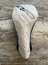 TAYLORMADE QI10 DRIVER HEADCOVER WHITE / BLUE. NEW