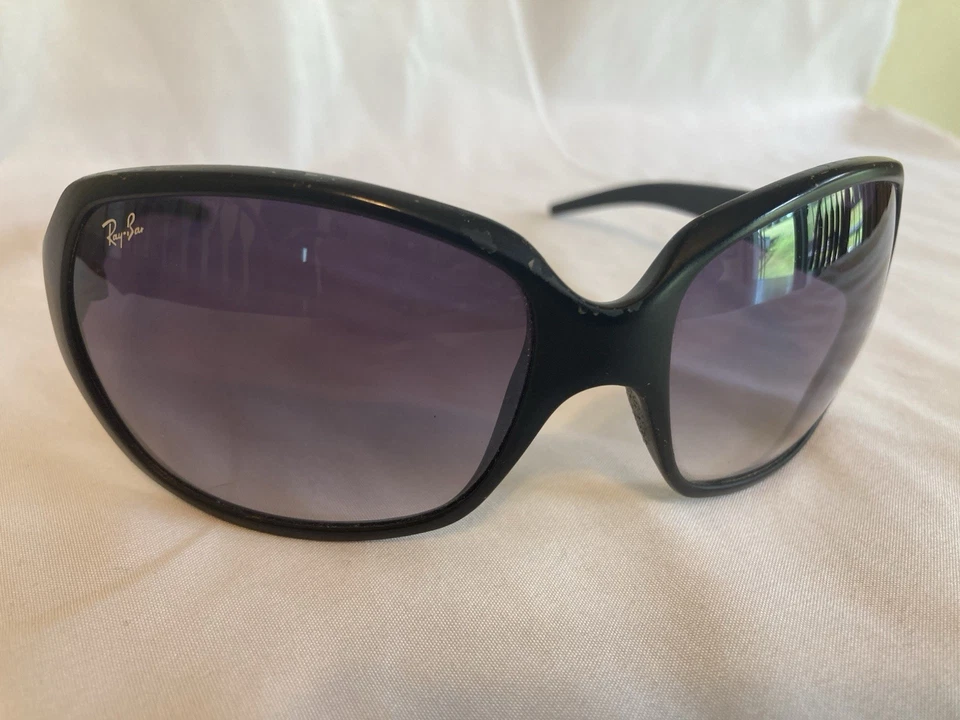 Ray Ban Women’s Black Plastic Frame Sunglasses RB4118 601S 65 17-125 Made Italy - Image 4 of 4
