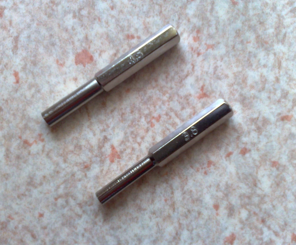 Lot 2 Embout tournevis Gamebit 3.8 & 4.5 mm - Cartouches, Consoles Nintendo Sega