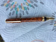 Beautiful Color sT Dupont Paris Laque Fountain Pen Montparnasse  Nib 18k Gold