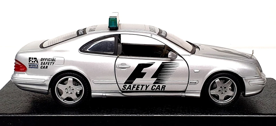 Anson 1/18 Scale 30369 - Mercedes Benz CLK AMG F1 Safety Car - Silver - Image 3 of 4