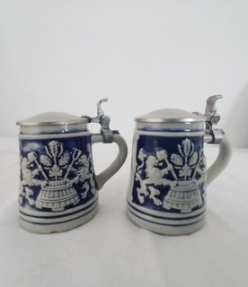 Original Gerz Kleine Bierkrüge / Schnapskrüge mit Zinndeckel