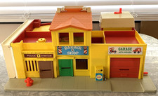 1973 Fisher Price Little People Play Family Village Main Street Town 997