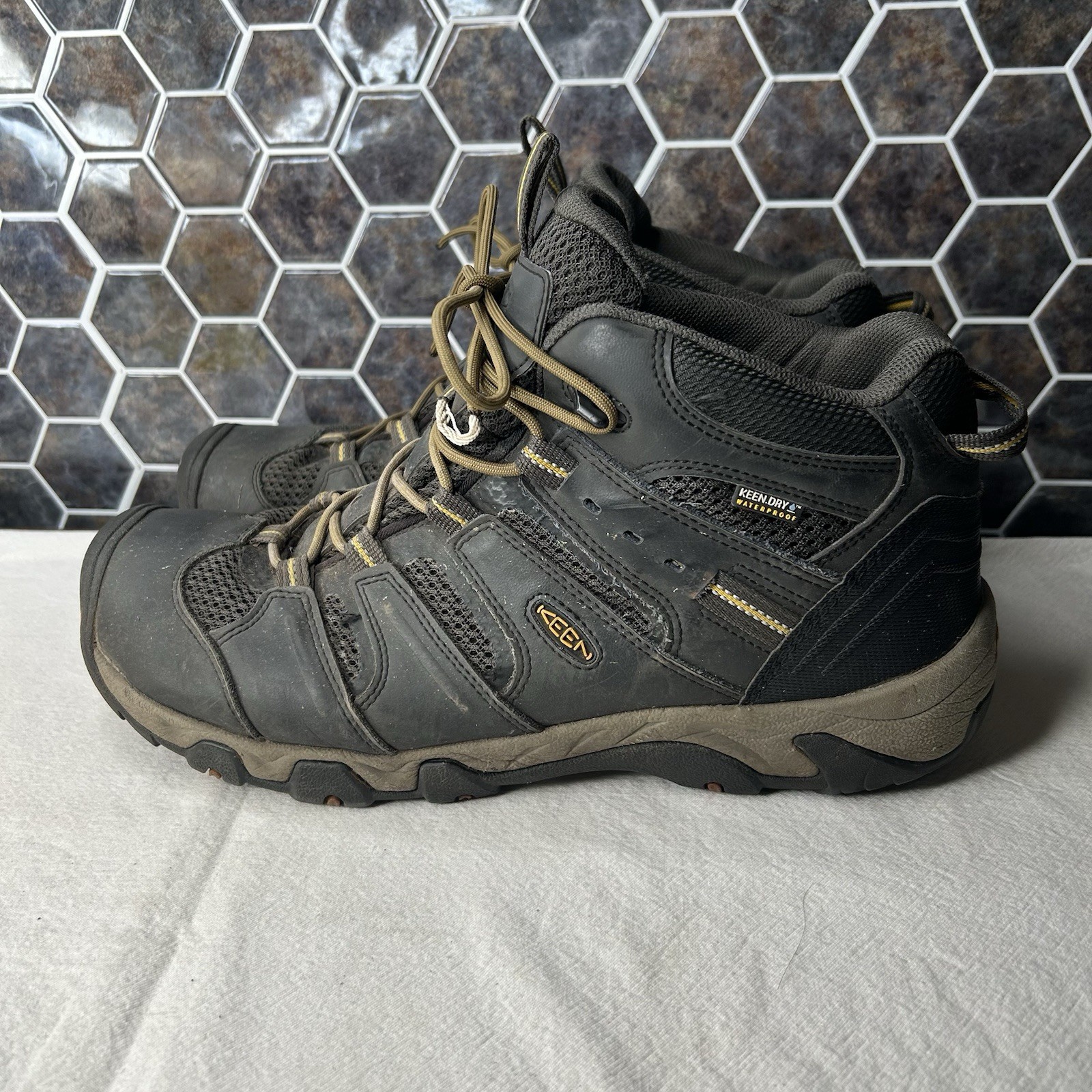 Scarpe da trekking Keen da uomo Koven Mid impermeabili in pelle nere taglia 13 M
