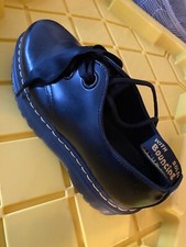 Zapato de plataforma de cuero para mujer Dr. Martens "Holly" talla 8 (SOLO ZAPATO IZQUIERDO)