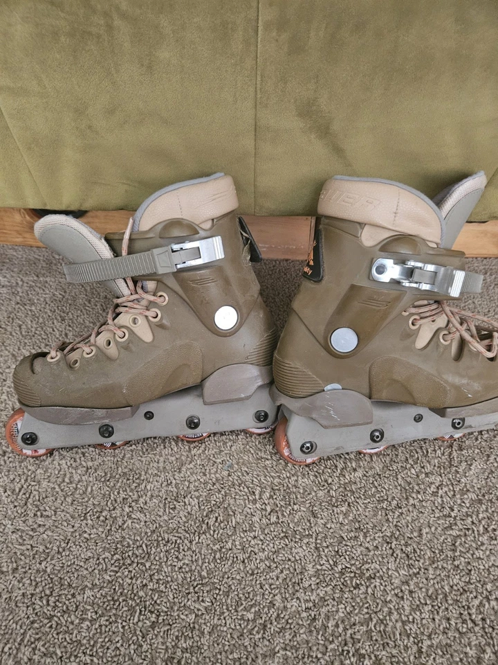 VINTAGE BAUER "CIVILITY" AGGRESSIVE INLINE SKATES TAN MENS SIZE 6 - Image 4 of 4
