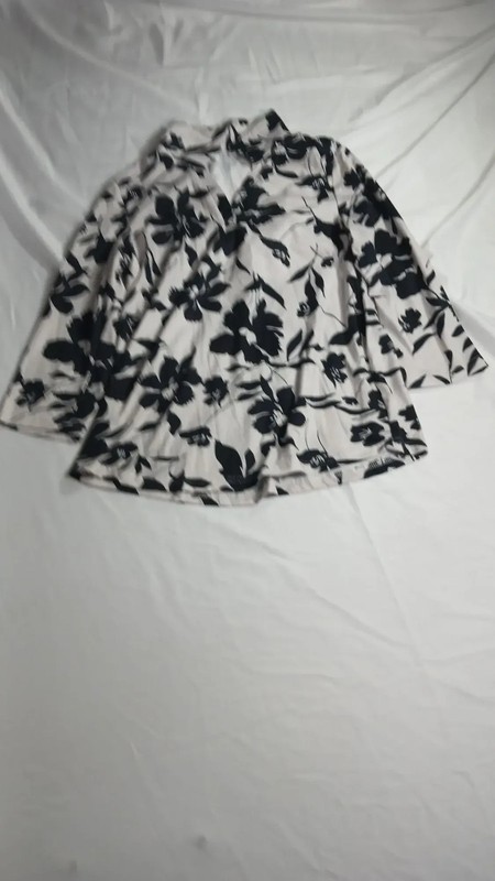 Womens M Black White Floral Long Sleeve V-Neck Collar Blouse Lightweight