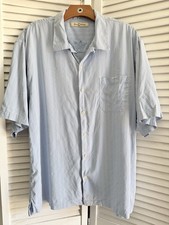 Tommy Bahama Men  s XL 100 Silk Camp Shirt Light Blue Pineapple Embroidered
