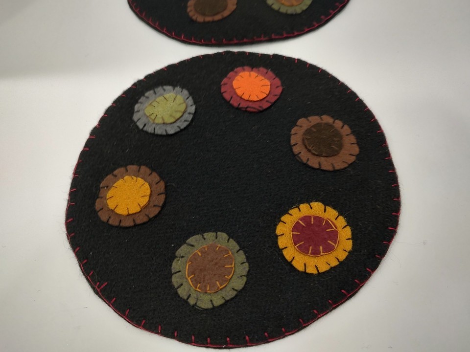 Felt Tube Rug 2 Primitive Wool Felt Penny Rug Candle Table Mat Flowers Floral ...