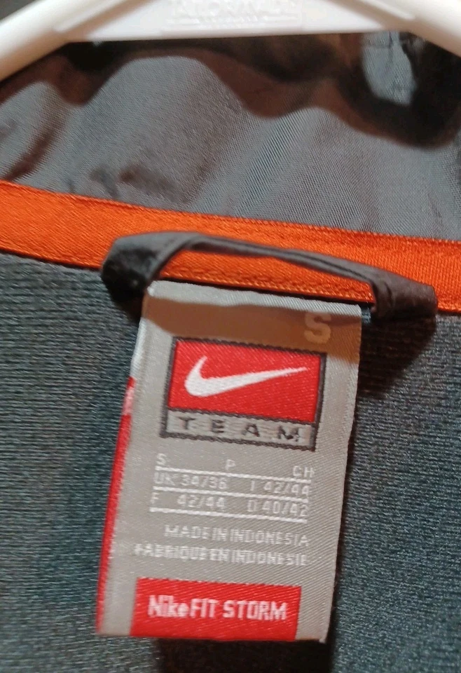 Fighting ILLINI-NIKE Storm-Fit Jacket Designed To Resist Wind & Rain Size Small - Image 2 of 4