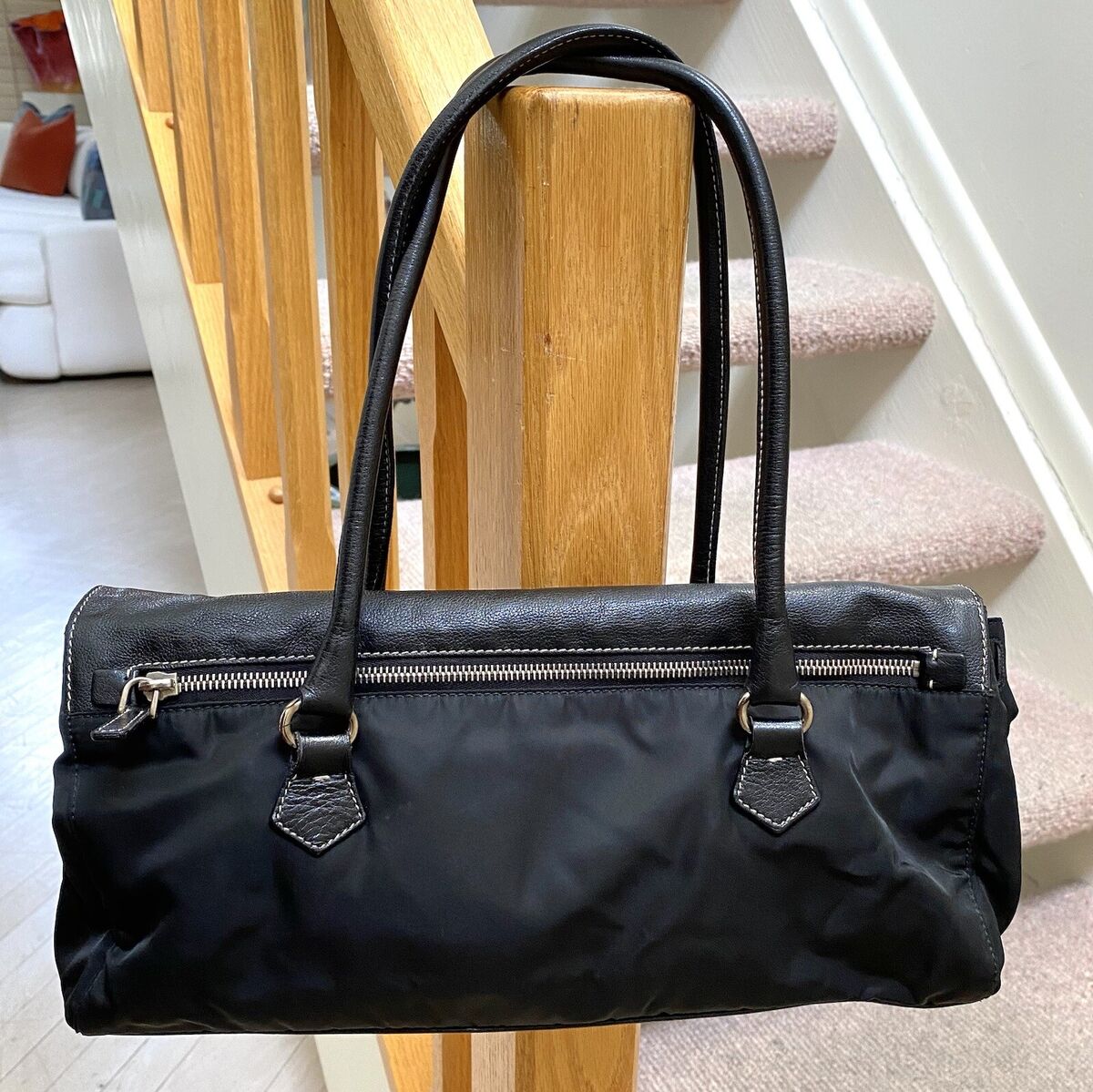 AUTHENTIC VINTAGE PRADA NYLON & LEATHER TESSUTO PUSH-LOCK AUTHENTIC VINTAGE PRADA NYLON & LEATHER TESSUTO PUSH-LOCK