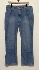 Women's jeans size 12M 31x32 boot cut VF Jeanswear