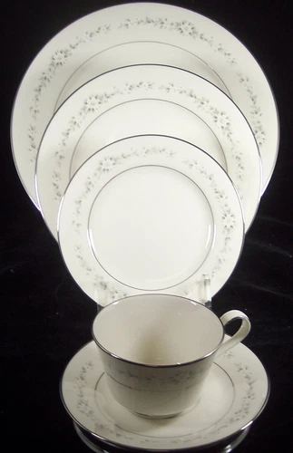 Vintage Noritake HEATHER 20-Piece Dinnerware Set (4 Place Settings) Superb Japan