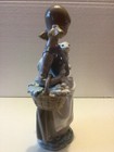 LLADRO VINTAGE FIGURINE - GIRL WITH PIGTAILS HOLDING BABY LAMB AND BASKET — photo 3