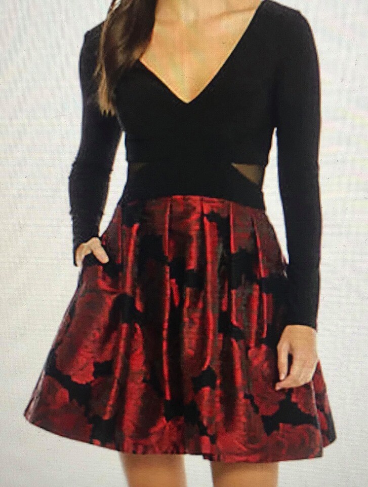 NEW XSCAPE Long Sleeve V Neck Brocade 