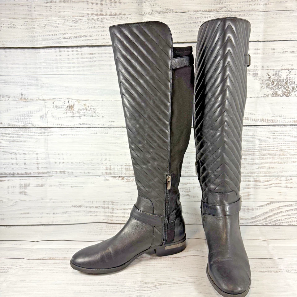 Botas de montar Vince Camuto Panyma para mujer por encima de la rodilla cuero acolchado 10M negras Foto 2 de 4