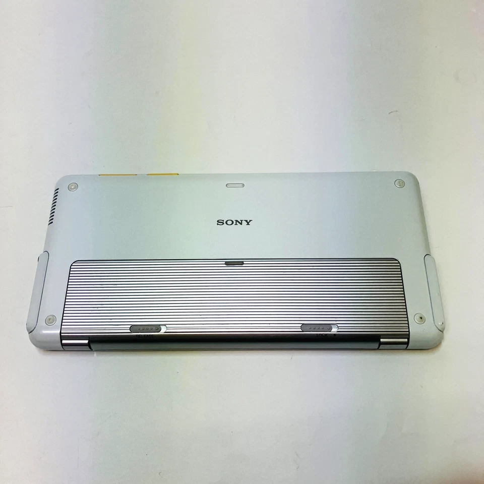 SONY VAIO Type P VGN-P80H garnet red Intel Atom Z520 RAM 2GB Japan - Image 4 of 4