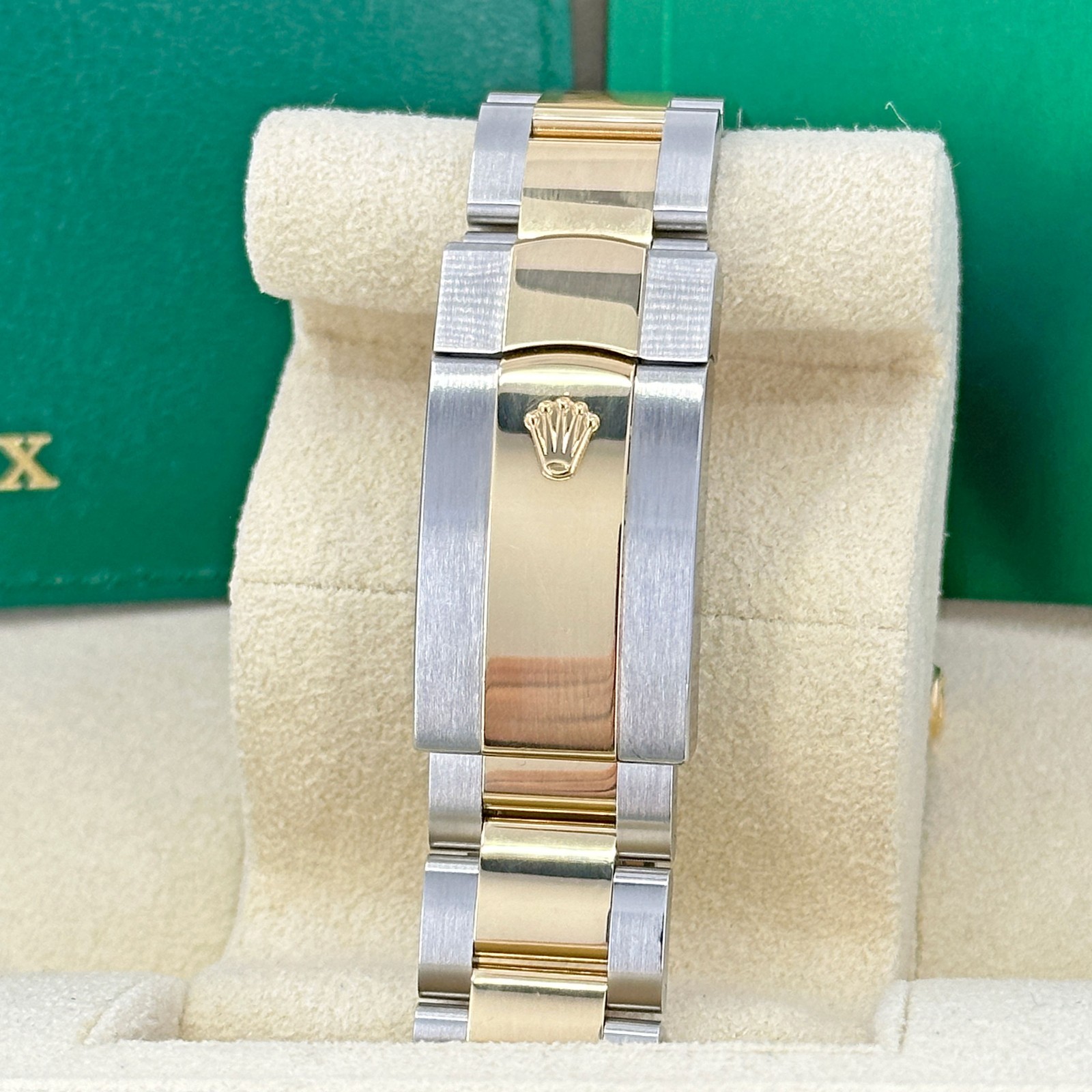 Discontinued Rolex Sky-Dweller 42mm Black Dial Oyster Two-Tone 326933-0002 Mint 2022 image 10