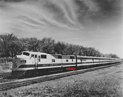 #ad Great Northern Railway EMD E7 No. 512 with train 1950 5 x 7 Photo $5.99