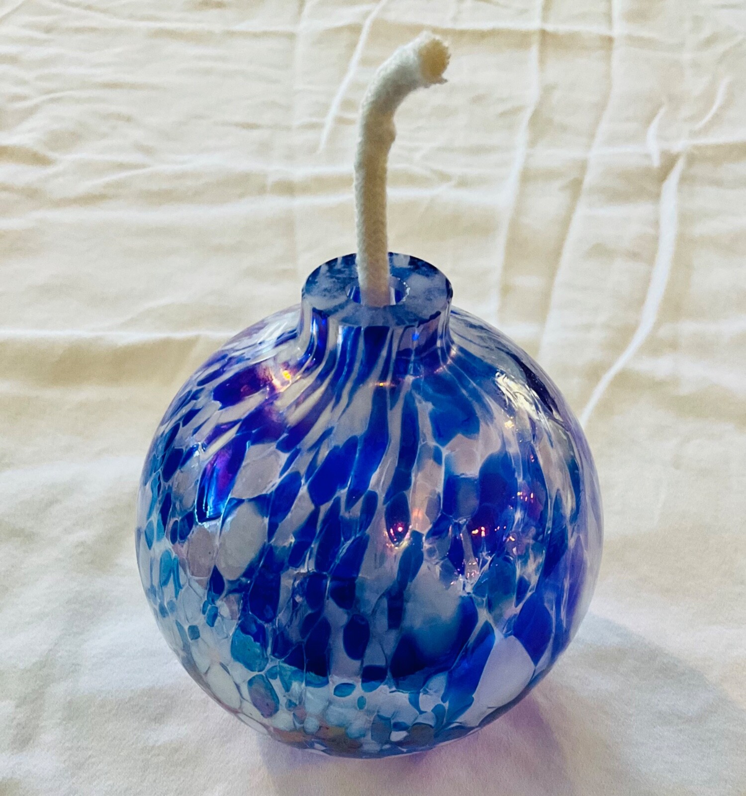 VTG Blue & White Glass Oil Lamp Diffuser Iridescent Round Ball Shape 4