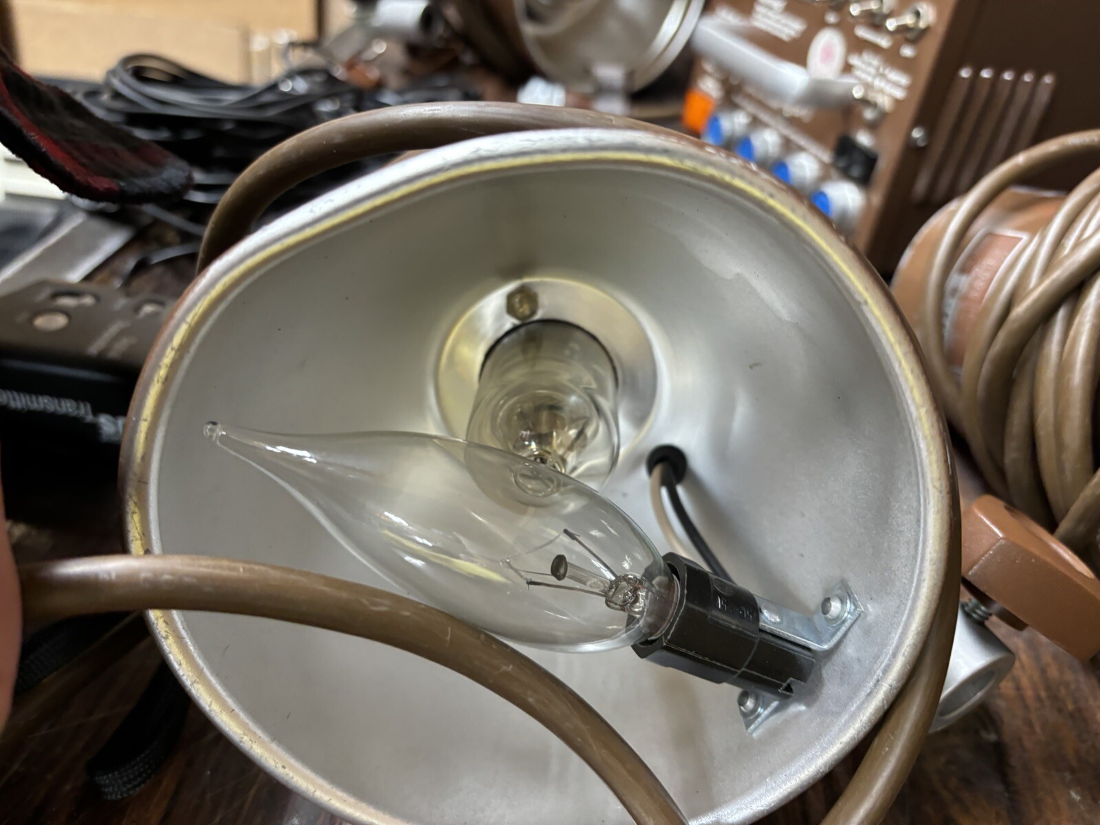 LOT Speedotron D402 power pack, 4 heads M11 & MW3R 2 PocketWizard case & case