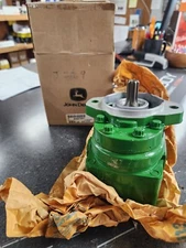 John Deere Part #AH227021 Front Section Hydraulic External Gear Pump OEM NOS NEW