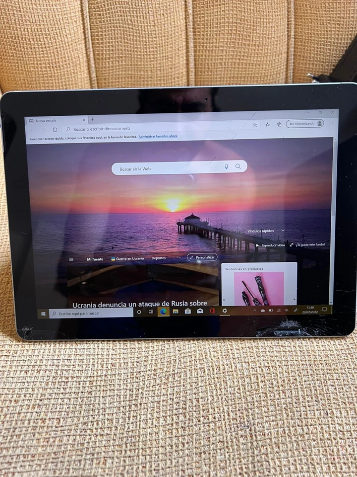 Microsoft Surface Go 10" 64GB Wi-Fi Tablet - Plata - Imagen 2 de 4