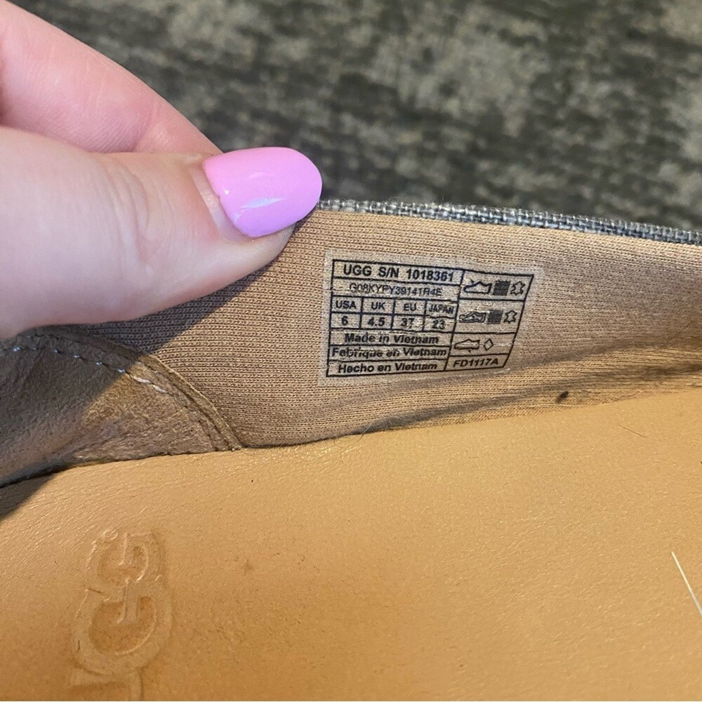 UGG Mesa Flat - image 10