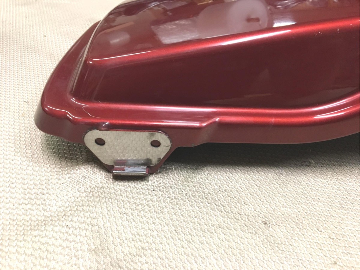 Harley-Davidson 79105-03A/79090-93B Left Saddlebag Lid Left Side
