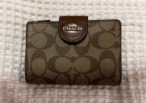 COACH MEDIUM CORNER BROWN/KKHAKI CANVAS ZIP WALLET NEW WITHOUT TAGS