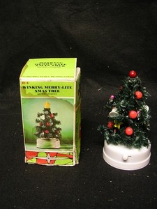 Vintage 1972 Working Battery Operated Blinking Chistmas Tree w/Original Box