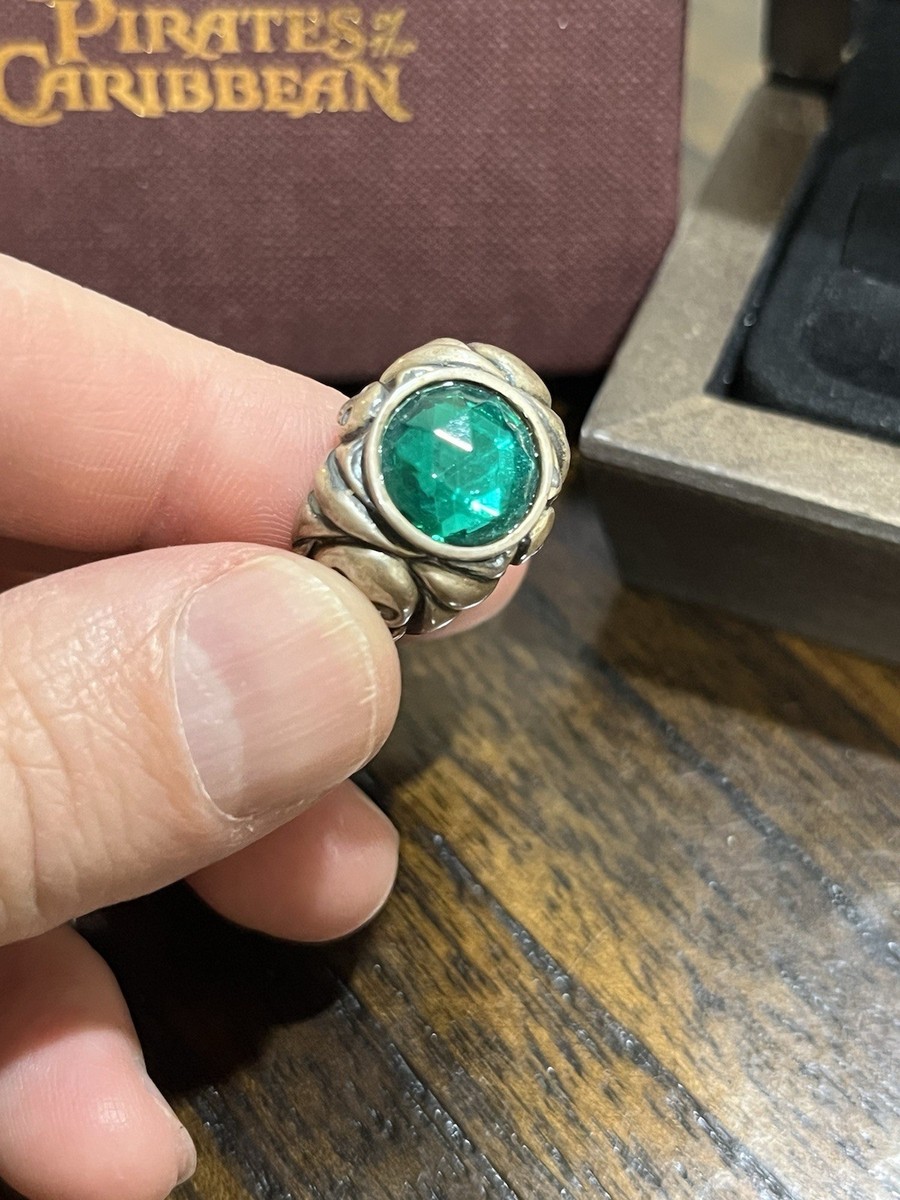 Disney Pirates Of The Caribbean Noble Collection Green Skull Ring