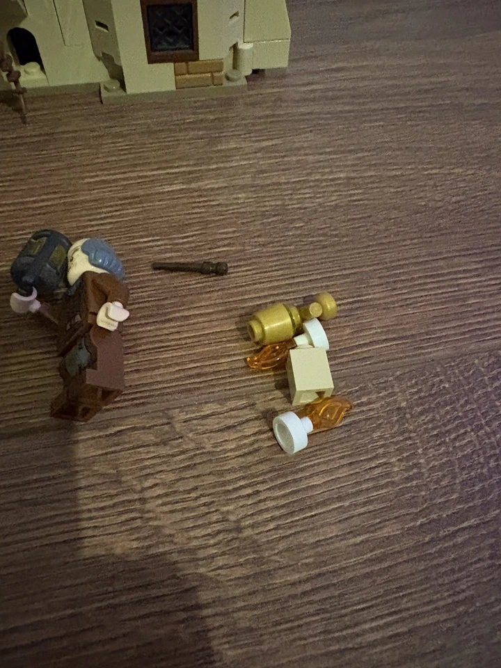 LEGO Harry Potter 76402 Hogwarts: Dumbledore's Office, photo 3 of 5
