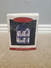 Hallmark Keepsake Nostalgic Houses & Shops Cozy Home #10 1993