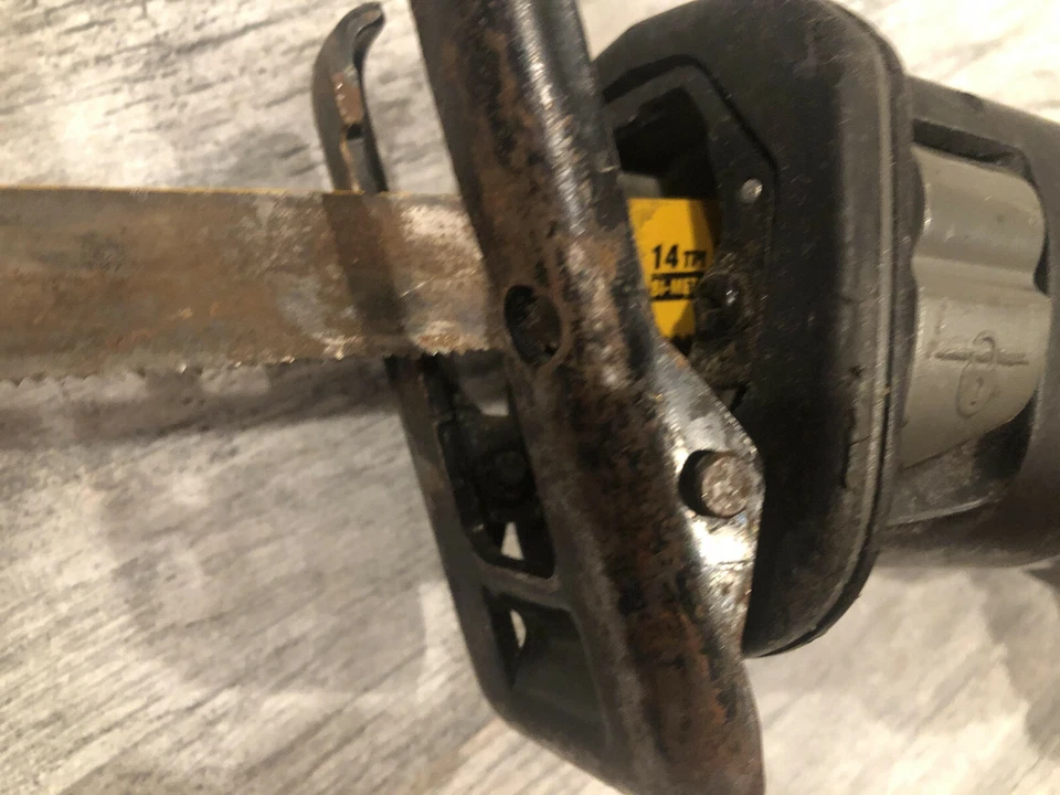 Porter Cable 18v Reciprocating Saw (PC1800RS) With PC18B Battery - Pre-Owned - Image 4 of 4