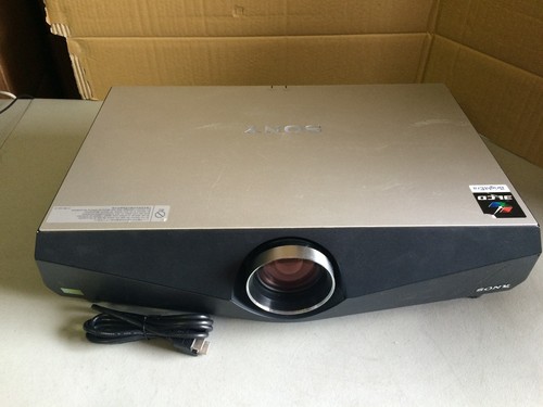 SONY VPL-FE40 LCD PROJECTOR, 4000 