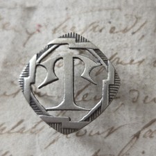 Monogramme T Lettre Métal