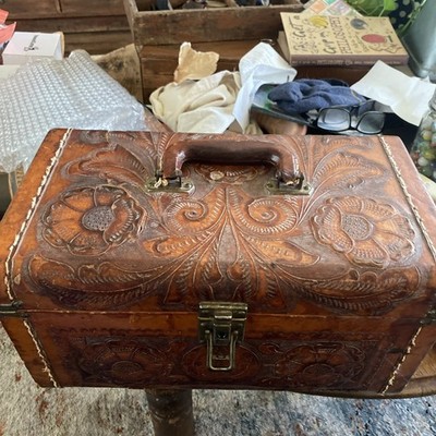 Mexican Art VTG Hand Tooled Leather Traincase Cosmetic Jewelry Box Brown Aztec